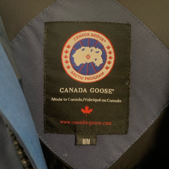 Canada Goose Bomber Jacket - Picture 4 of 8